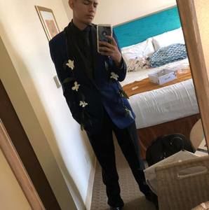 Meet your Posher, Akea